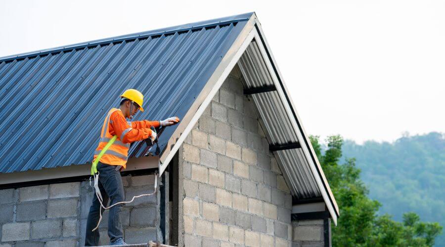 Professional Flat Roofing Installation in Deep River, IA